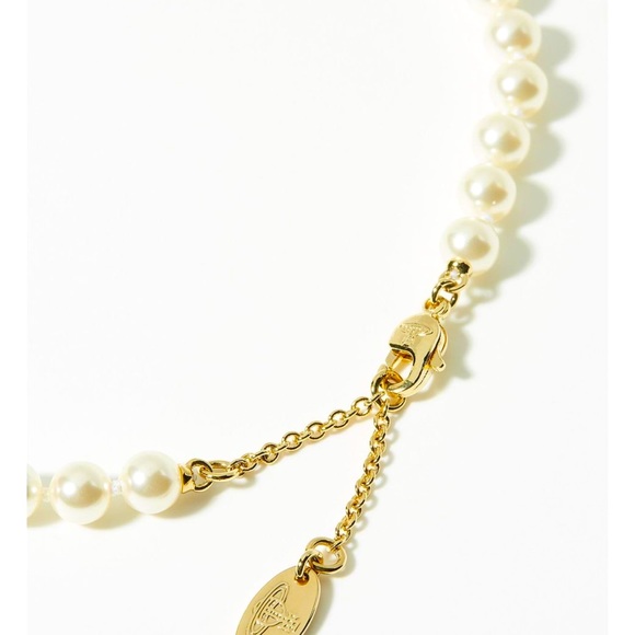 VIVIENNE WESTWOOD
Faux-Pearl Lucrece Pendant Necklace - Picture 10 of 11